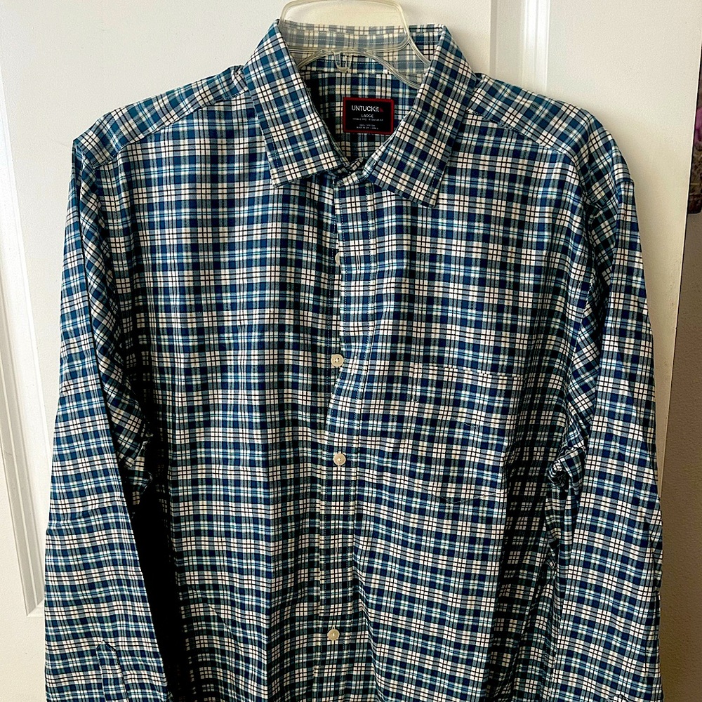 UNTUCKit men’s dress shirt